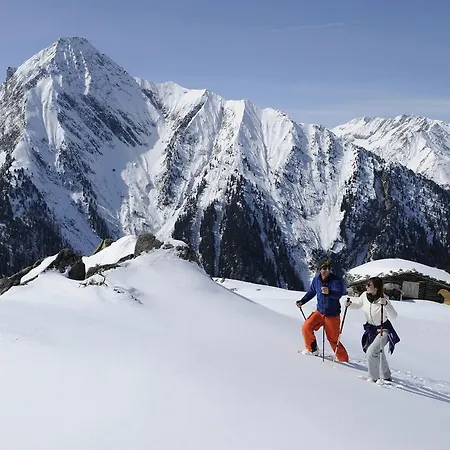 Luxurious With Sauna In Near Ski Lift Appartamento Finkenberg